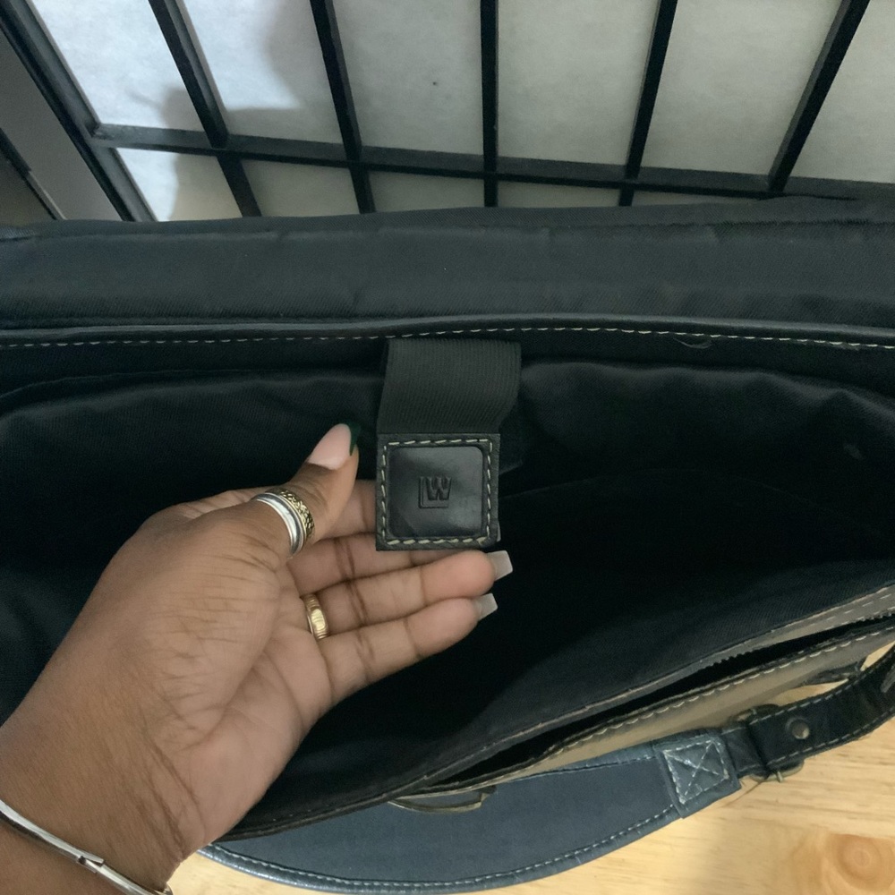 Vintage WILSON Genuine Leather Men’s Briefcase In Black. - Picture 7 of 11